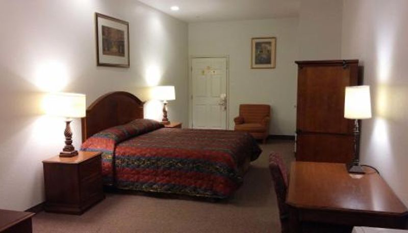 Süit - Country Regency Inn & Suites
