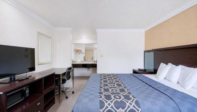 Oda - Budget Inn Corcoran Near Tulare CA 43