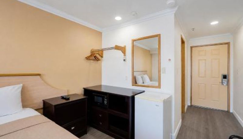 Oda - Budget Inn Corcoran Near Tulare CA 43