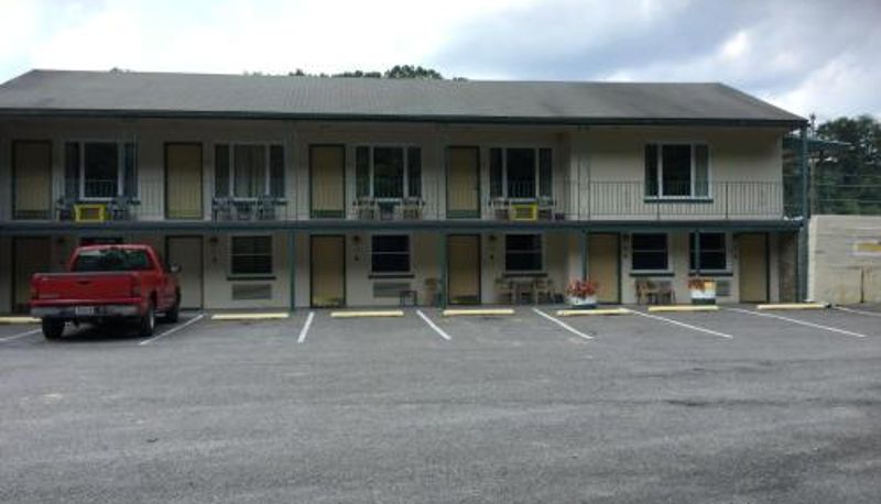 Info - Mahoning Inn