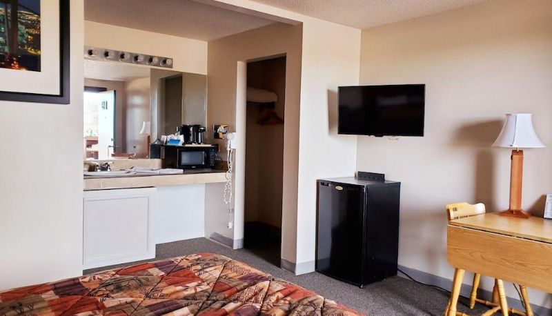 Apartment - Thunderbird Motel
