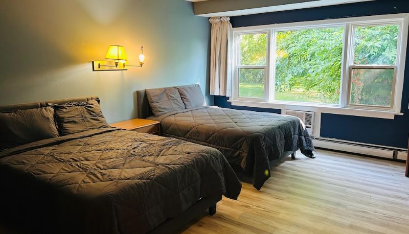 Standardzimmer - Capital O Swan Inn Comstock Park