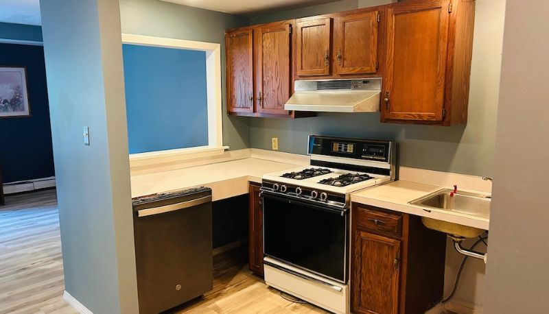Apartment - Capital O Swan Inn Comstock Park