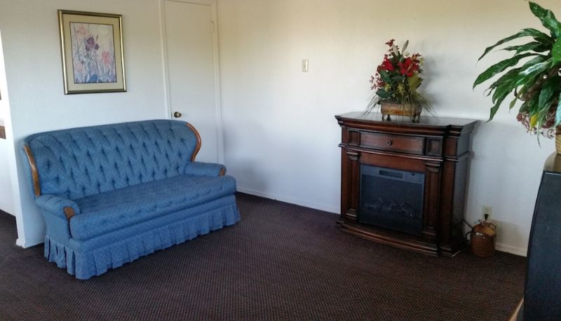 Lobby - Lake Eufaula Inn
