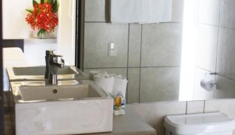 Bathroom - Hotel Maya Rue