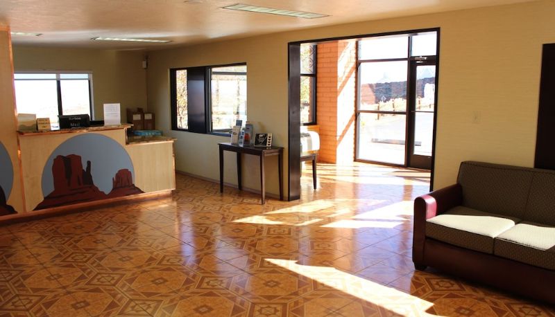 Hall - Goulding's Lodge