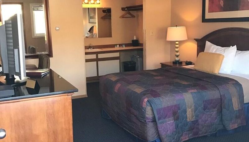Camera standard - Lakeshore Inn & Suites