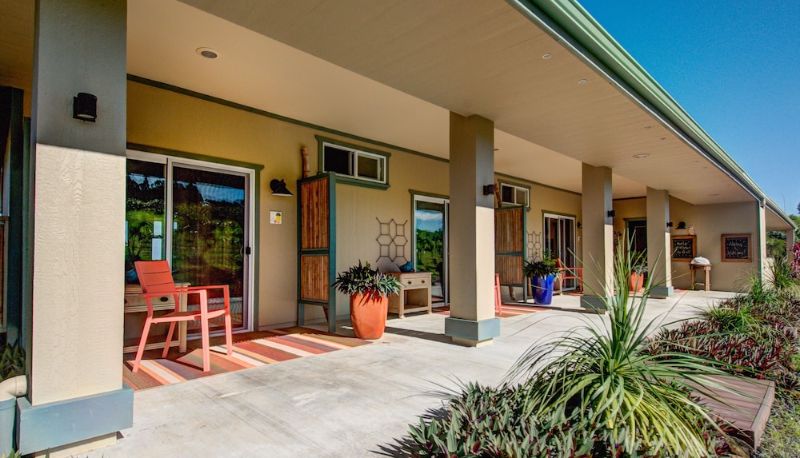 Info - Mahana House Country Inn