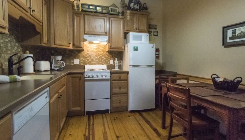 Suite - Calhoun House Inn & Suites