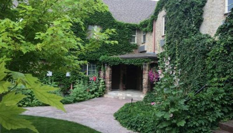 Info - Black Swan Inn Luxurious Theme Rooms
