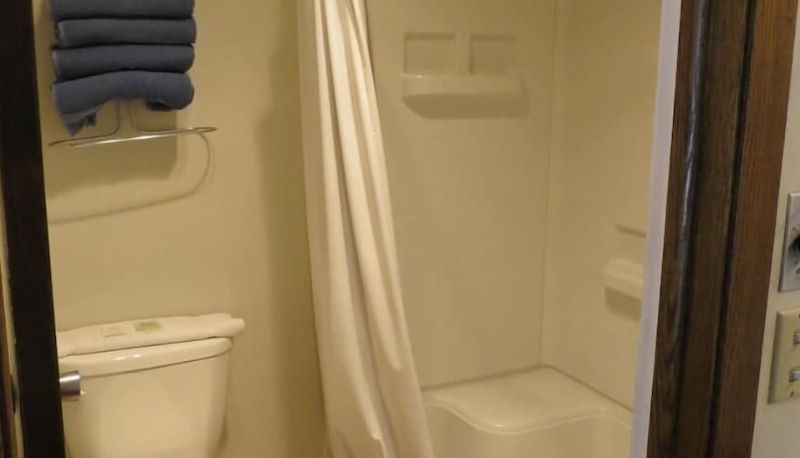 Bathroom - Coachlight Motel
