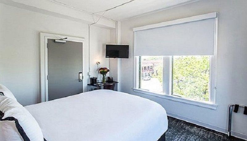 Camera - Park Plaza Hotel Seguin
