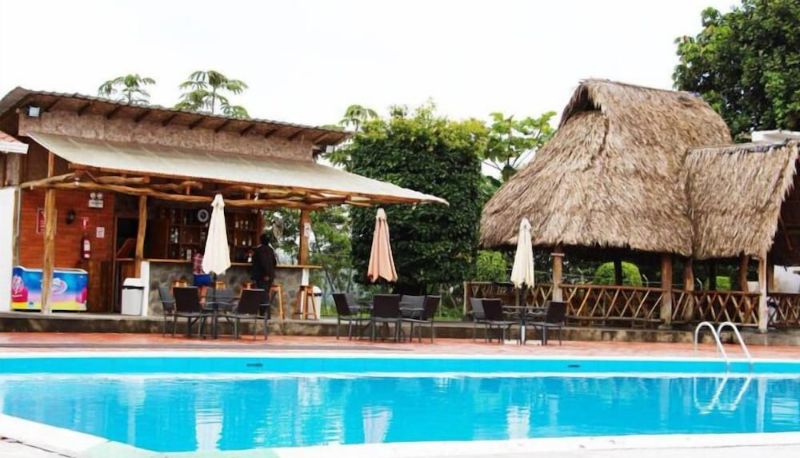 Piscina - Hosteria Farallon
