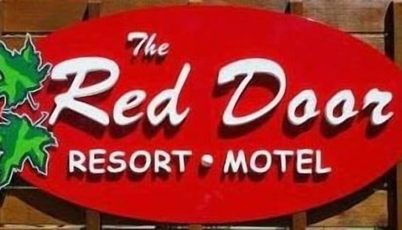 Informação - The Red Door Resort