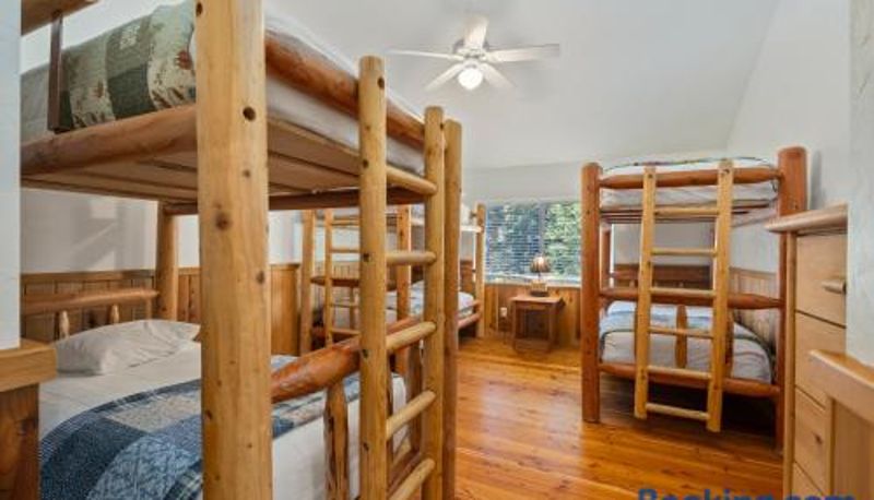 Camera - Shelter Cove Resort & Marina