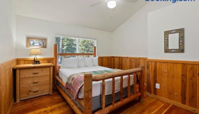 Camera - Shelter Cove Resort & Marina