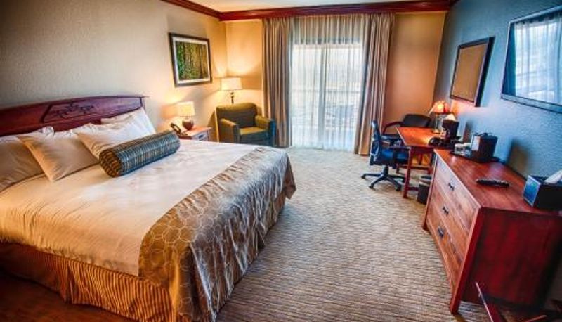 Suite - Lucky 7 Casino & Hotel (Howonquet Lodge)