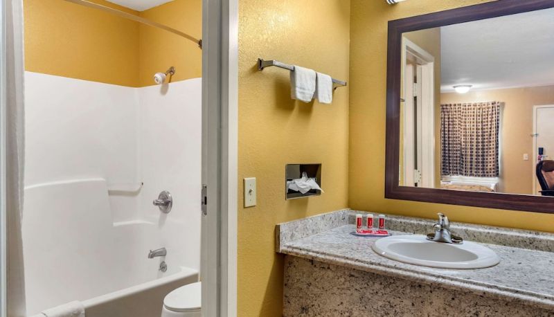 Badezimmer - Econo Lodge Cuthbert