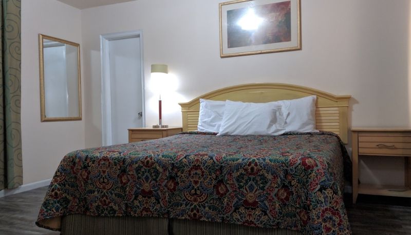 Info - Travelers Inn Clearwater