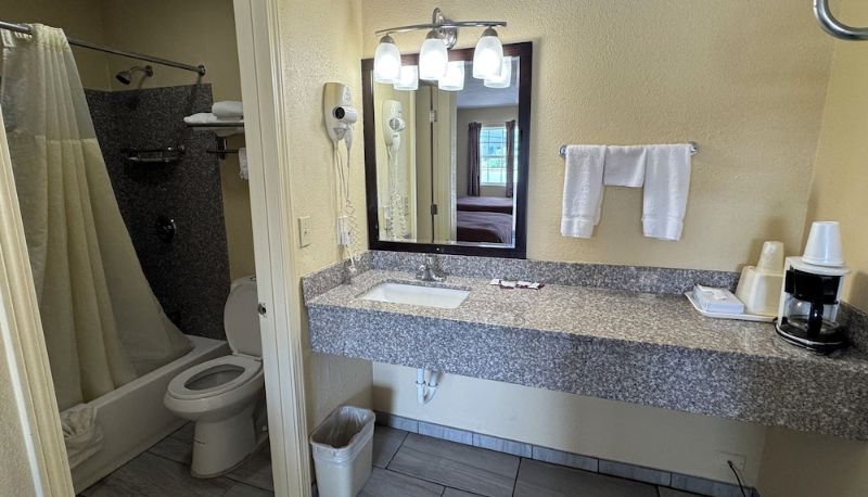 Bagno - Westwoods Motel