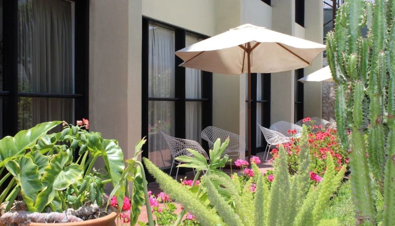 Otel açık alanı - Hotel Holiday Suites