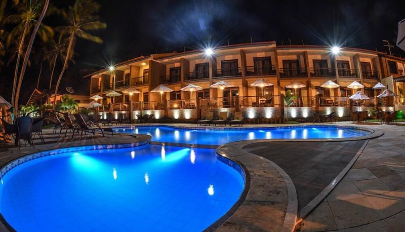 Piscina - Genus Beach Hotel