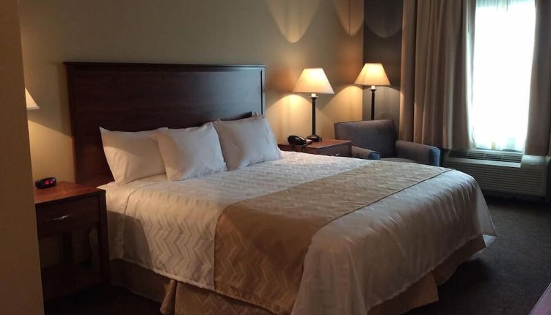 Appartement - Cardinal Inn & Event Center