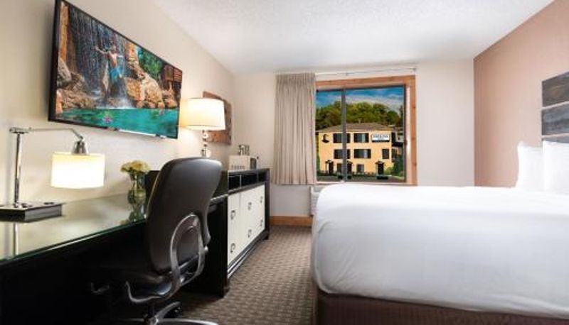 Oda - Natura VUE Resort & Boathouse