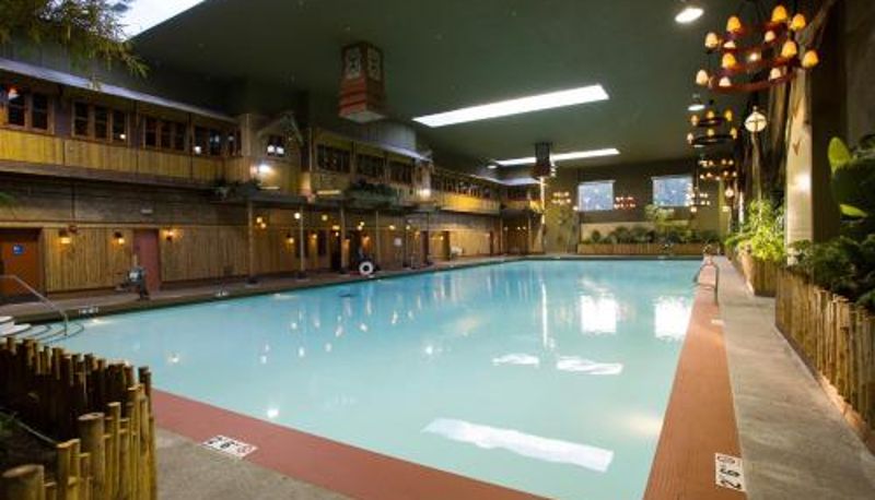 Basen - McMenamins Anderson School