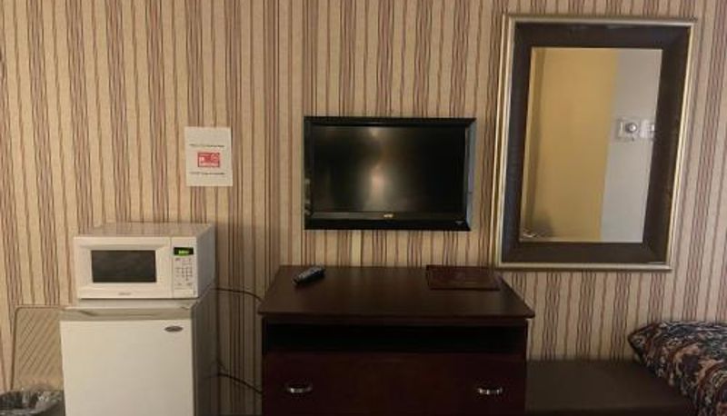 Camera standard - Dollinger's Motor Inn