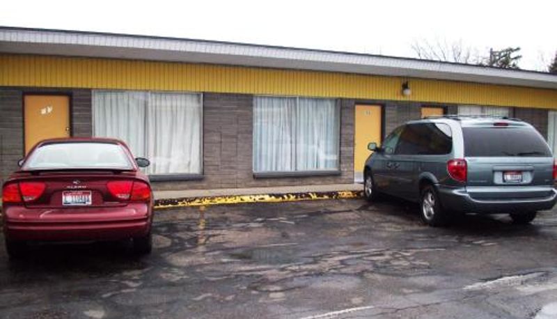 Info - Hilander Motel