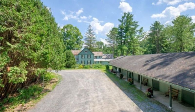 Info - Saratoga Garden Motel
