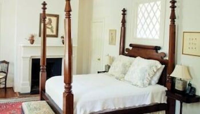 Camera standard - 21 East Battery Bed & Breakfast