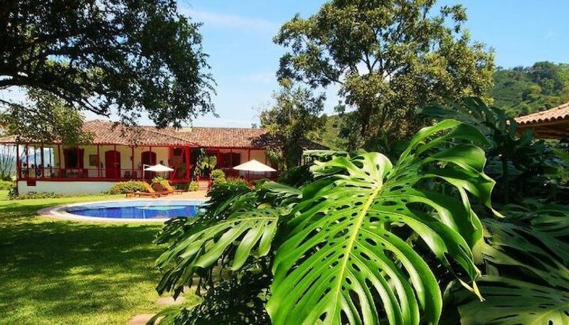 Piscine - Hacienda Venecia Main House & Coffee Lodge