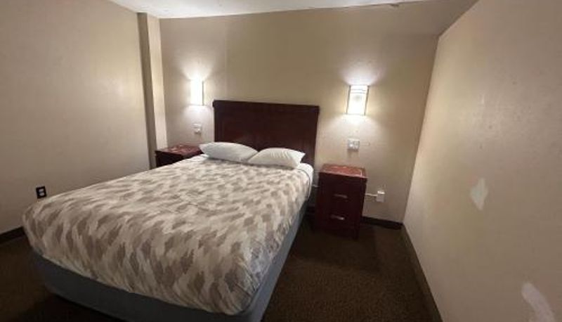 Zimmer - Economy Inn Portland OR I-5