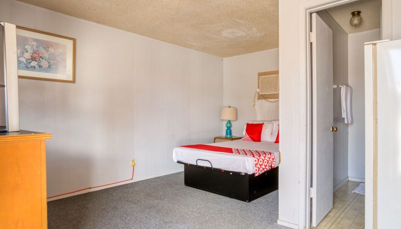 Zimmer - OYO Hotel Breckenridge TX Hubb