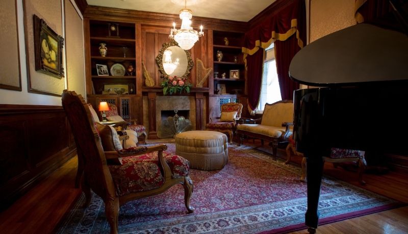 Info - Boggs Mansion