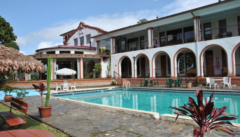 Piscina - Hotel Gloria Coroico