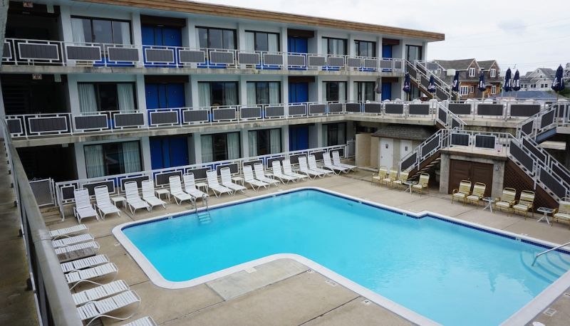 Havuz - Windjammer Motor Inn