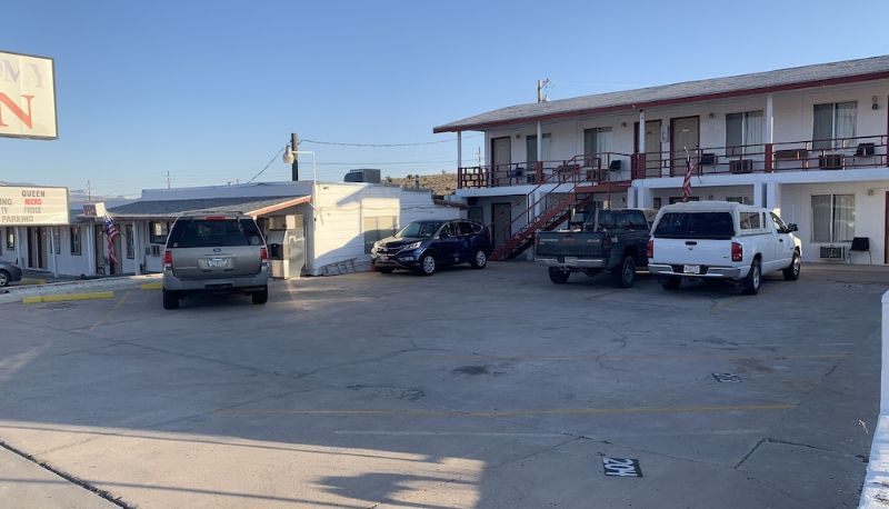 Otel açık alanı - Economy Inn