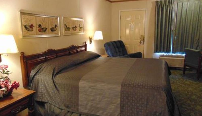 Info - Heritage House Inn
