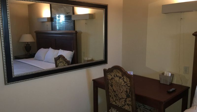 Sala - Reddy Inn and Suites