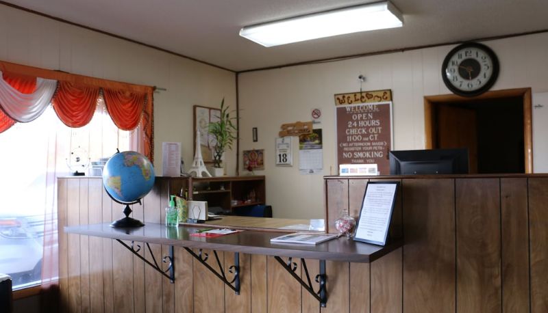 Reception - Frontier Motel