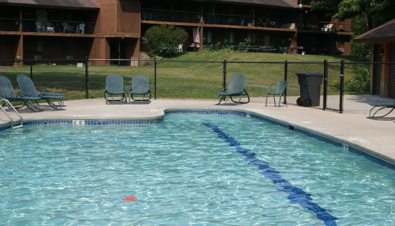 Piscine - Lakewoods Resort & Lodge