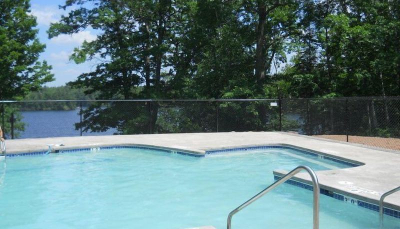 Piscine - Lakewoods Resort & Lodge