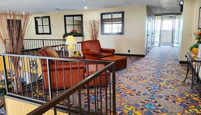 Info - The Lodge at Russell - Russell Inn