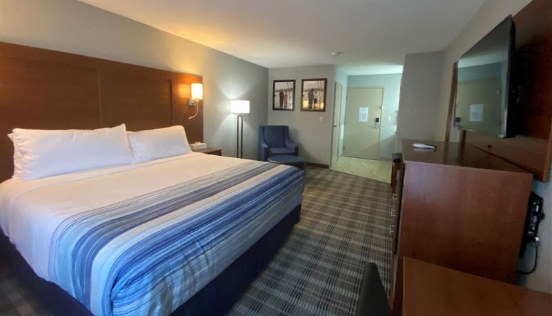 Camera - AmericInn by Wyndham Williamsburg