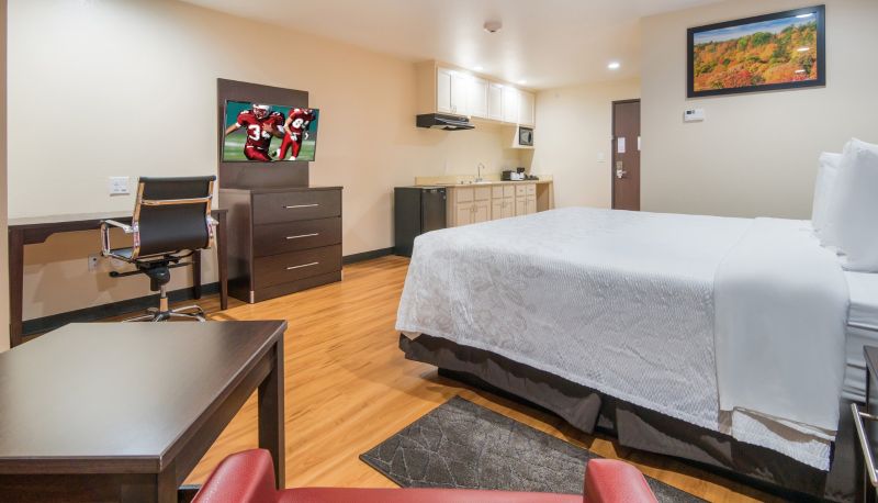Zimmer - Red Roof PLUS+ Fort Worth - Burleson