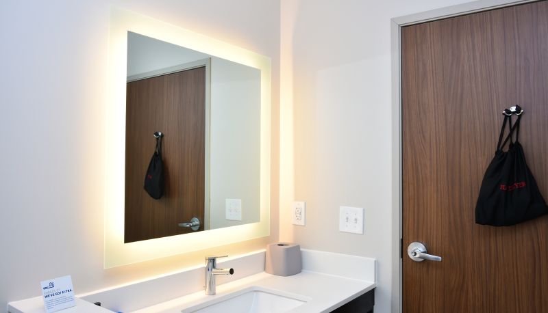 Rum - Holiday Inn Express & Suites BENSENVILLE - O'HARE by IHG