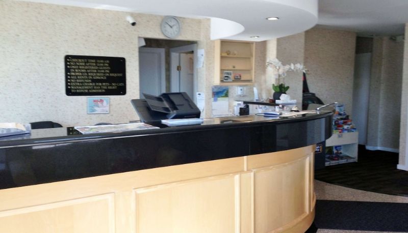 Resepsiyon - TERMINATED Canadas Best Value Inn Calgary Chinook Station